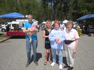 Walkers Robert Lucy, Candra Cripps, Sandy Cripps and Lorraine Shaw stop at the Farmer's Market.